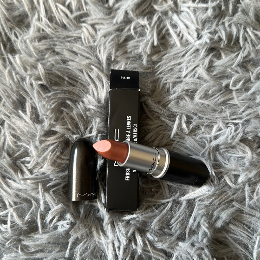 Mac lipstick DELISH